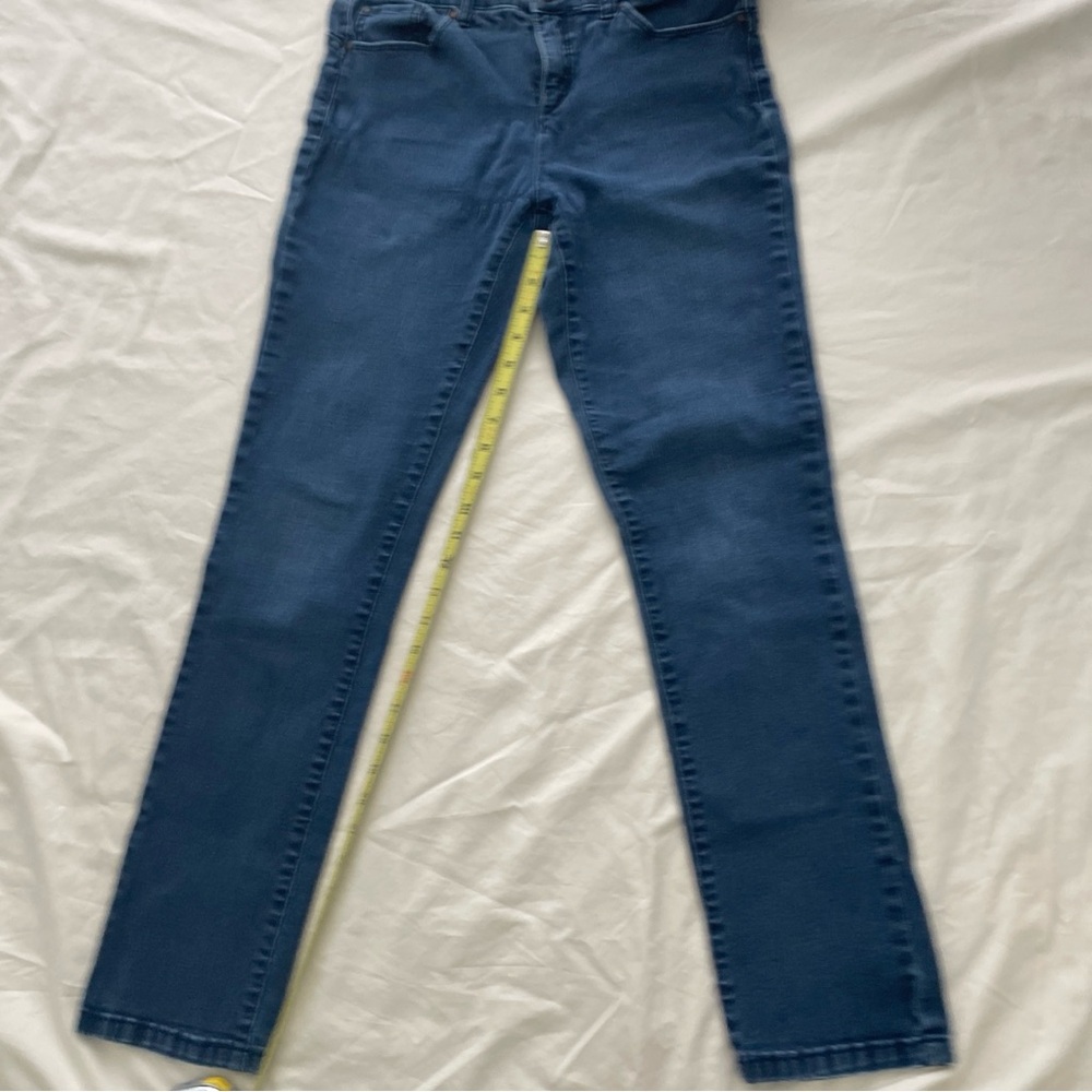 Jones New York Women Mid-Rise skinny denim jeans with stretch waist band